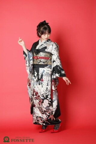 FURICOの振袖 /赤色/黒色/クール/花柄/ 赤×花柄×クール | My振袖