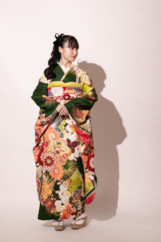 EVERS~furisode showroom~の振袖 /白色/古典/菊柄/ 振袖 | My振袖