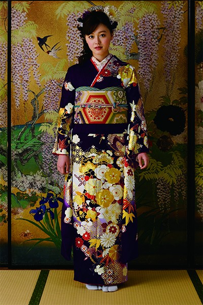 辻が花レンタル岡山店の振袖 紺色 エレガント 花柄 雪月花08 My振袖