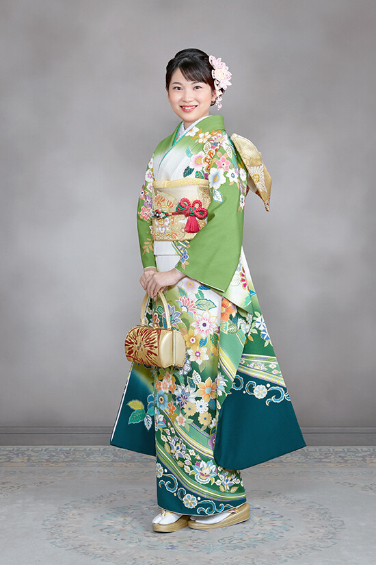 東條會館（Tojo Photo Studio & Maison de Beauté）の振袖 /緑色