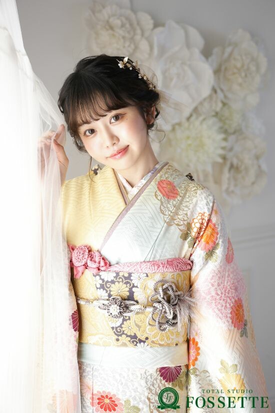 285 振袖フルセット 正絹 黄土色 薄茶 金銀彩 シック アースカラー 色留袖：E297 桂由美 ピンクベージュ 菊松皮菱(E294)| 色留袖レンタル