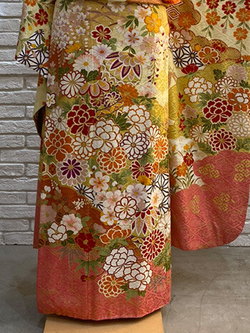二十歳振袖館Az 川崎登戸店の振袖 /黄色/オレンジ色/古典/菊柄/ 振袖