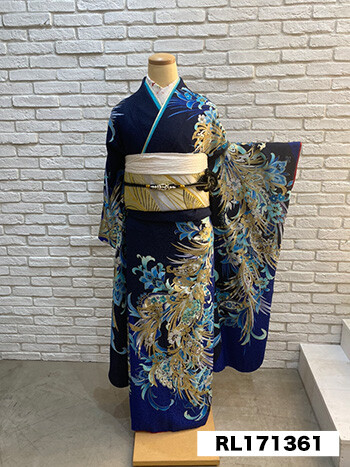 振袖のみ　青 二十歳振袖館Az 川崎登戸店の振袖 /黒色/青色/エレガント/百合柄/ 振袖