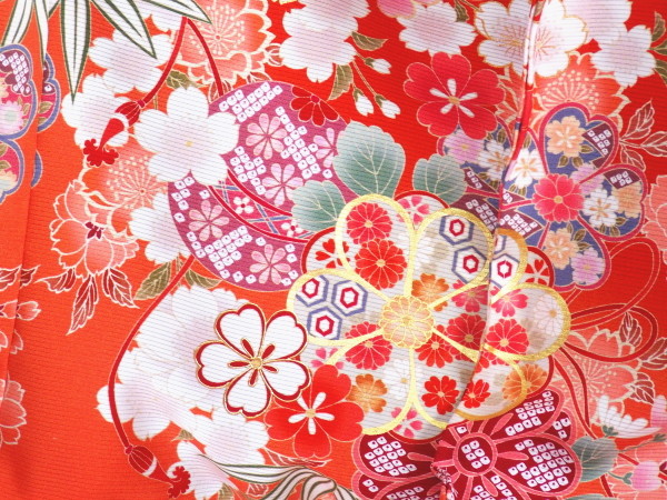 美しい花柄 赤色 振袖 美しい着物 喜久屋の振袖 /朱色/赤色/古典/花柄/ 涼やか振袖 夏