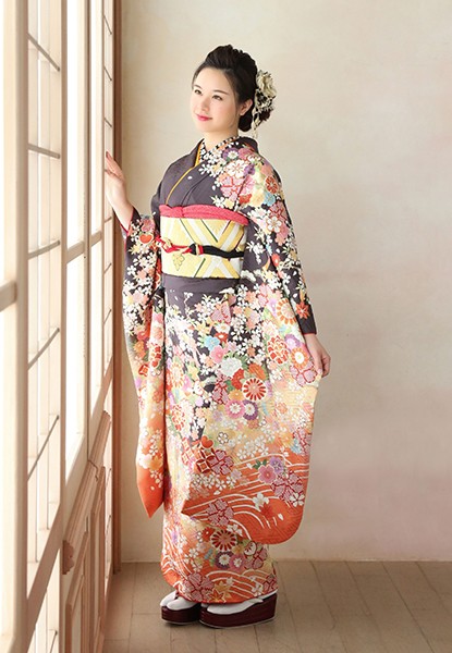 らかんスタジオ立川店の振袖 紫色 古典 花柄 華やかでしとやかな女性を演出 My振袖