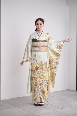 きもの利久 宝塚店の振袖 /ベージュ色/ゴールド色/エレガント/花柄
