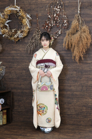 《レンタル》ベージュ　松　吉祥文様_振袖_38340