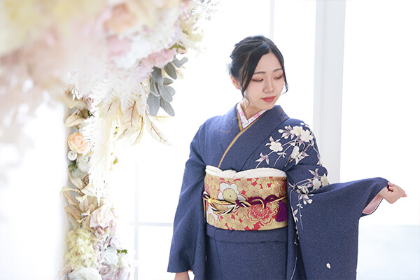 まいちゃんママページ　振袖フルセット MUJI-01】SIMPLE×STYLISH 個性と存在感が引き立つ究極の振袖