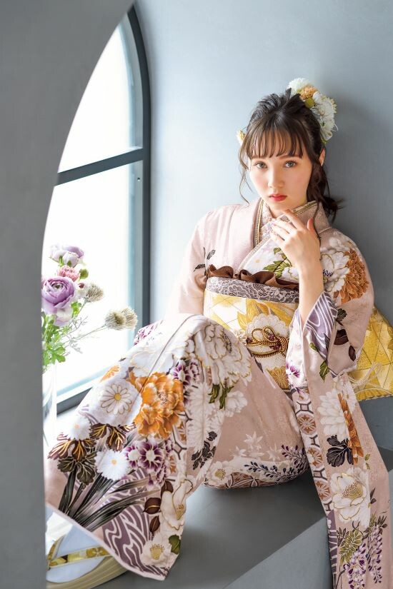 ふりそでシミズ 新横浜店の振袖 /茶色/古典/牡丹柄/ ニュアンスカラー