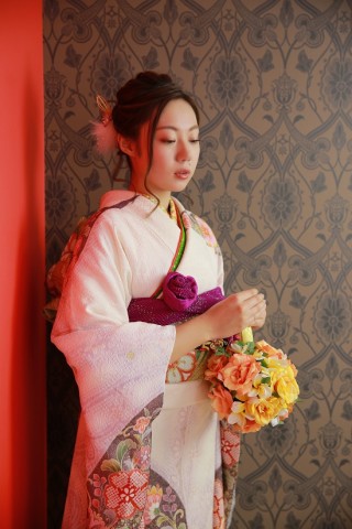 流線地紋　金彩　花吹雪　花びら　振袖　着物　091w p 流線地紋 金彩 花吹雪 花びら 振袖 着物 091w p