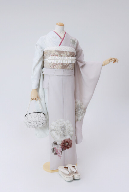 こころの振袖 /ピンク色/白色/キュート/バラ柄/ くすみピンク×フリル