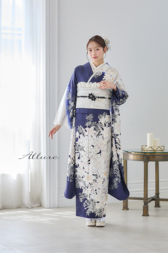 振袖の住吉 八幡浜本店の振袖 /青色/白色/エレガント/花柄/ Allure