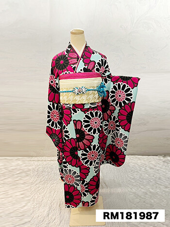 二十歳振袖館Az 流山店（旧柏マルイ店）の振袖 /水色/ピンク色