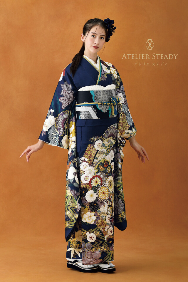 アトリエ ステディ 奈良本店の振袖 /紺色/ゴールド色/古典/雪輪柄  