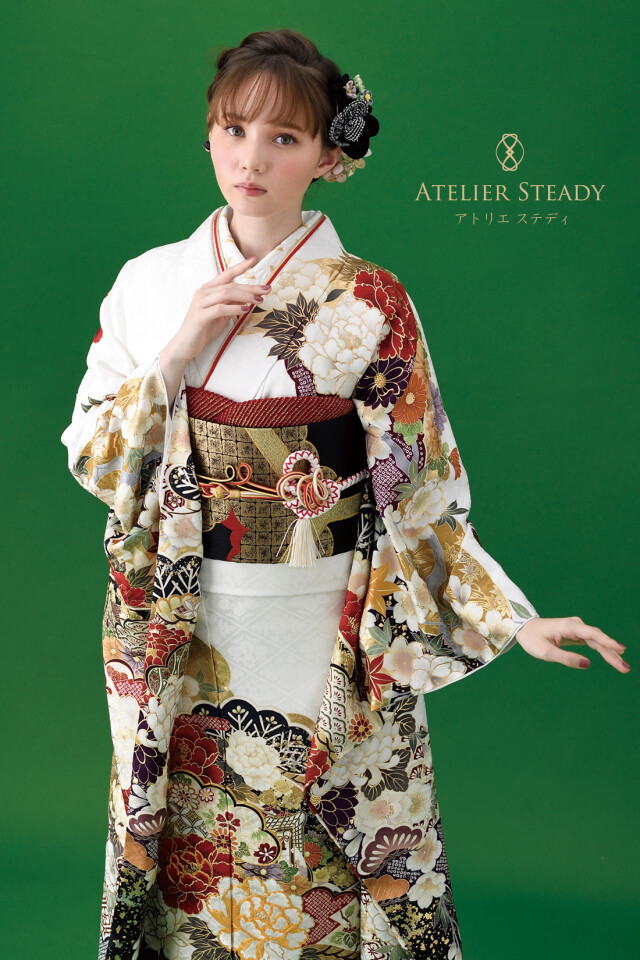 アトリエステディ 奈良本店の振袖 /白色/黒色/古典/桜柄/ 牡丹に八重桜