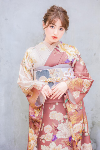 2点おまとめ　薔薇柄の名古屋帯　桜の振袖 2点おまとめ 薔薇柄の名古屋帯 桜の振袖