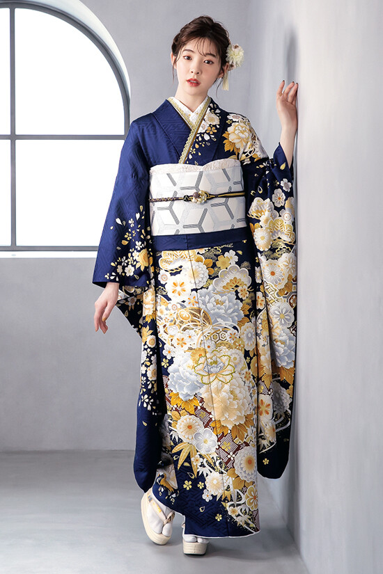 きものと帯 ふく屋／フォトスタジオ凛の振袖 /紺色/白色/古典/花柄