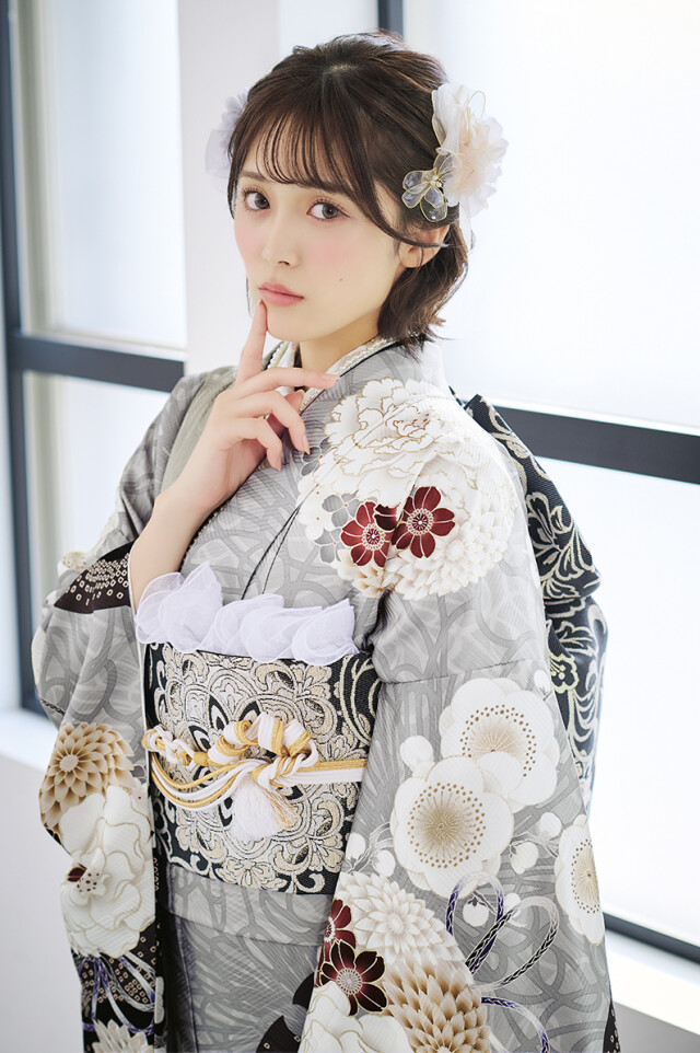 きものと帯 ふく屋／フォトスタジオ凛の振袖 /グレー色/黒色
