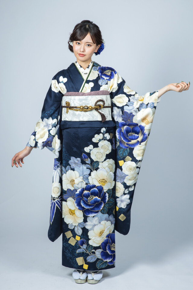 振袖専門店えどしるふ加古川店（旧きものうめおか）の振袖 /青色/紫色