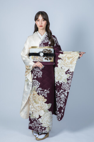 ボルドー振袖_白牡丹が映える大胆柄_洗練された大人のかっこよさ漂う一枚_RE700_振袖_98098