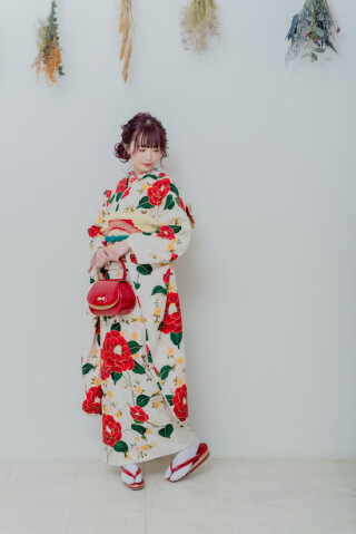 LE'CIEL PHOTOの振袖 /白色/水色/古典/花柄/ ブルーの総絞りの振袖