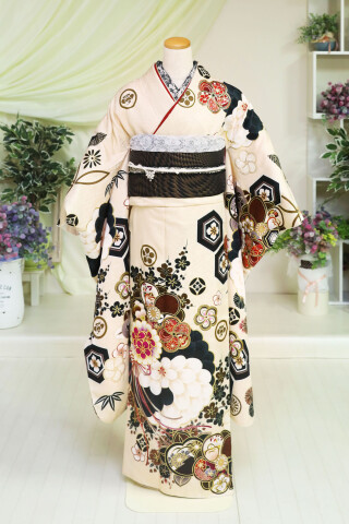 玉城ティナ×紅一点_振袖_77981 | ジュラーレツルヤ小野田店