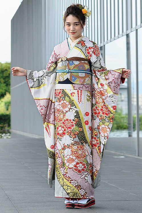 新品呉服屋仕立て45万購入中振袖 花柄 黄緑色