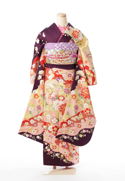 らかんスタジオ東大宮ハレノテラス店の振袖 紫色 黄色 古典 花柄 艶やかな紫で格調高い美しさを演出 振袖 成人式着物レンタルのおすすめ情報ならmy振袖 らかんスタジオ東大宮ハレノテラス店の振袖 紫色 黄色 古典 花柄 艶やかな紫で格調高い美しさを演出 振袖 成人式着物レンタルのおすすめ情報ならmy振袖