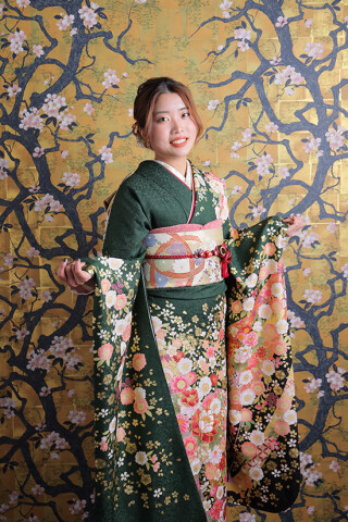 グリーンに花柄が豪華なお振袖_振袖_68217