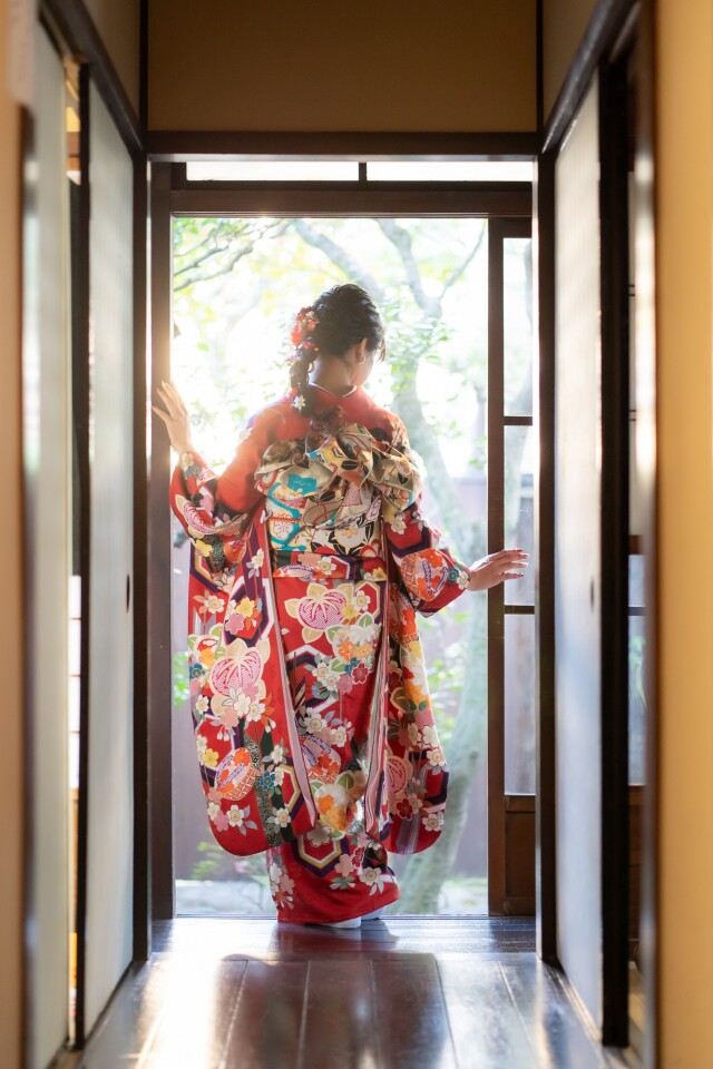 keyaki振袖フォトスタジオの振袖 /赤色/黒色/古典/桜柄/ 018 | My振袖