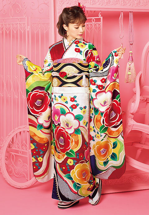 【美品】大衆演劇　花柄振袖 EVERS~furisode showroom~の振袖 /白色/黒色/レトロ/椿柄/ 振袖 | My振袖