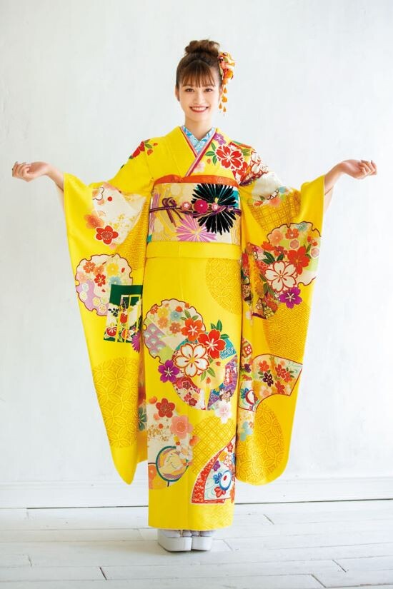 ジョイフル恵利 ピエリ守山店の振袖 /黄色/その他色/キュート/桜柄/ E