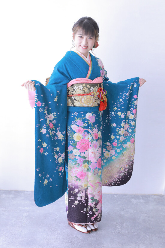 フォトスタジオアンジェ はちのへベビーの振袖 /青色/古典/花柄/ 振袖