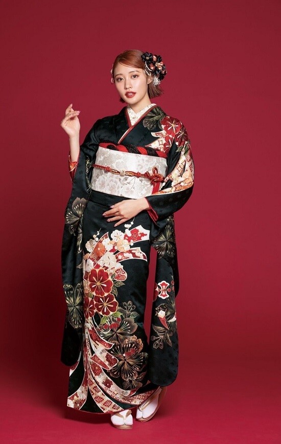 フォトスタジオCoco イオンモール名取本店の振袖 /黒色/赤色/クール/花