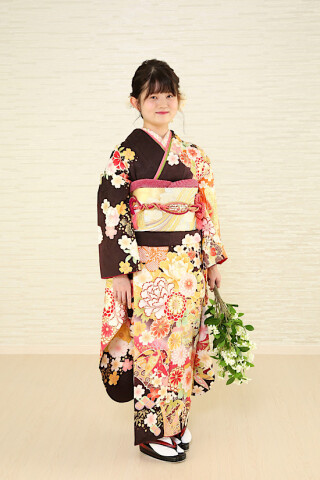 きもの心おがた大洲店の振袖 /ベージュ色/キュート/牡丹柄/ レンタル