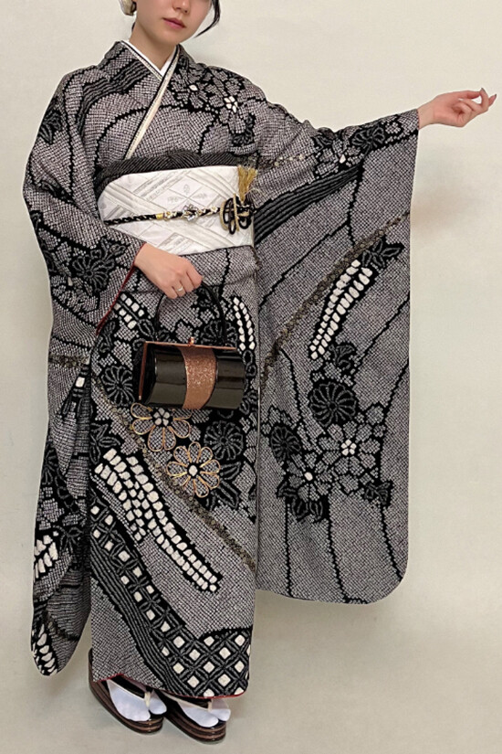 レンタルコスチュームみつもとの振袖 /黒色/古典/その他/ 黒総絞り