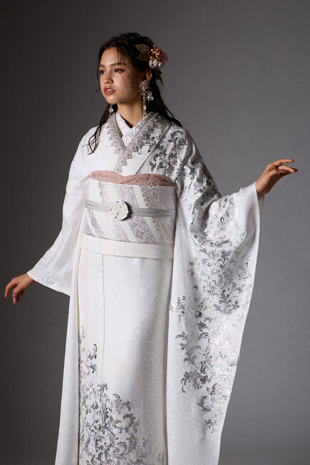 Photo Studio Oneの振袖 /白色/エレガント/花柄/ Beautiful
