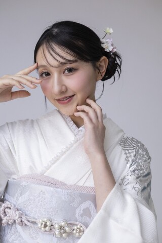 むらかねの振袖 /赤色/古典/花柄/ 金彩、銀彩、絞りに金駒刺繍伝統技法