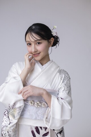 むらかねの振袖 /赤色/古典/花柄/ 金彩、銀彩、絞りに金駒刺繍伝統技法