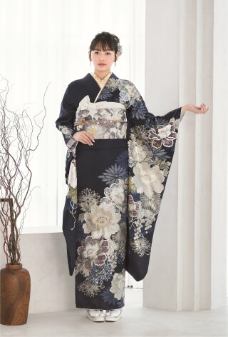 金彩の牡丹が大人っぽいネイビー_振袖_93368 | 花十色　宇治店