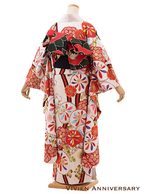 ✴️新品未使用✴️上質正絹振袖※花の地柄入りで花々が大変