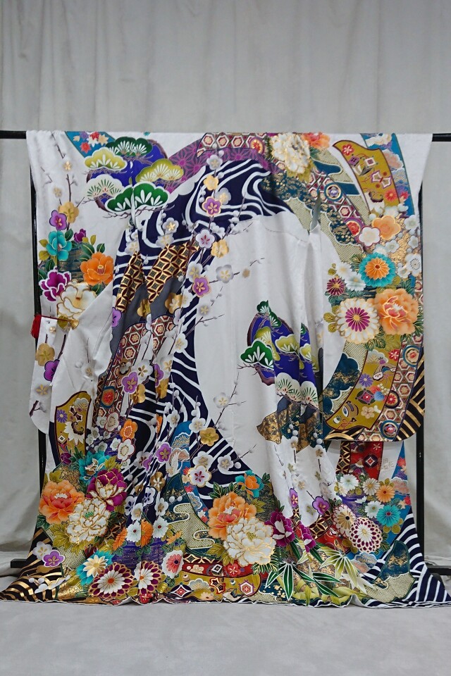 新美 SHINBI 北九州 黒崎本店の振袖 /白色/緑色/エレガント/菊柄