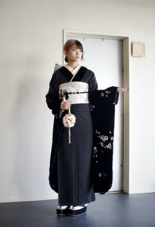 袖がベロア生地の黒いFurisode_振袖_59712