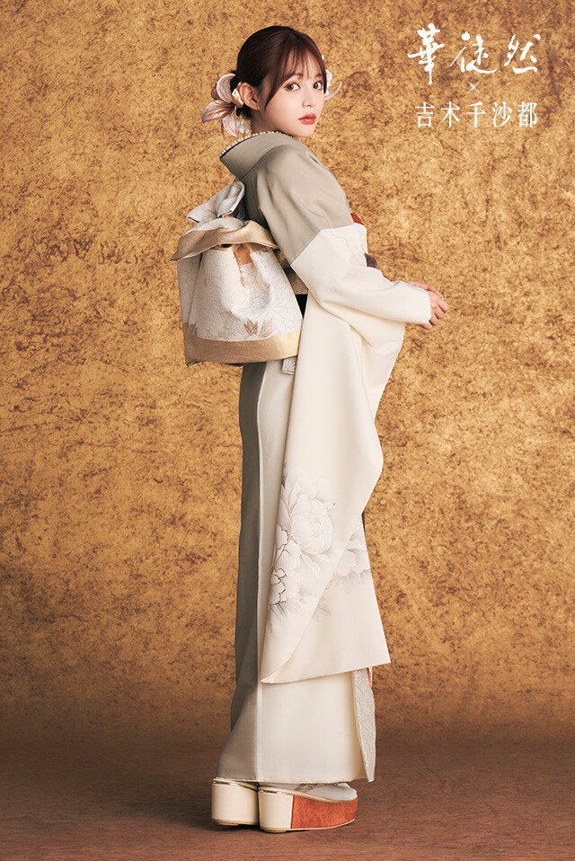 まんたいやの振袖 /ベージュ色/オレンジ色/古典/その他/ 華徒然×吉木