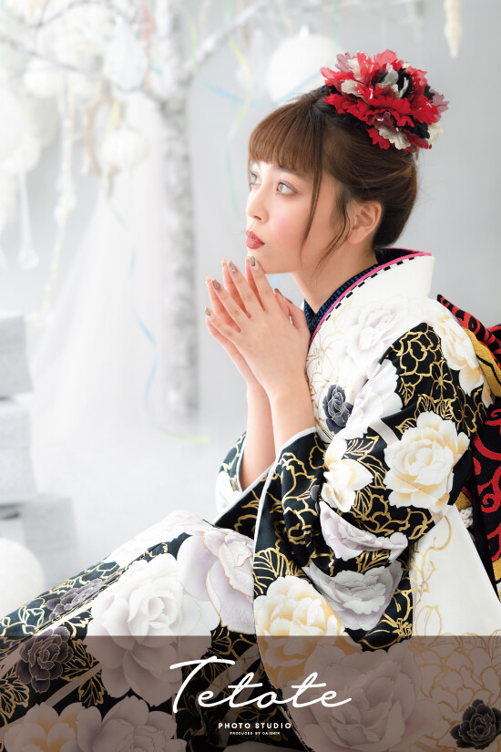 フォトスタジオ Tetoteの振袖 白色 黒色 エレガント 花柄 白黒ゴシック風code 振袖 成人式着物レンタルのおすすめ情報ならmy振袖
