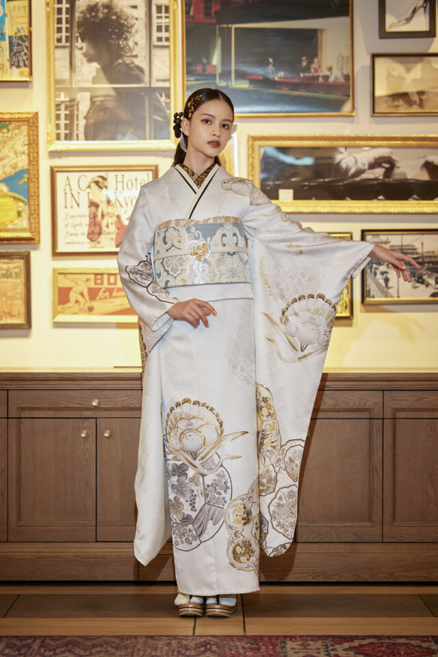 和とりえ 滋賀 安曇川の振袖 /白色/ゴールド色/古典/花柄/ 【特選】V