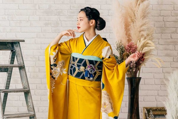 総刺繍　振袖フルセット　成人式　結婚式　前撮り　黄色　イエロー　帯　銀　シルバー ママ振袖＆姉振袖持ち込みプラン / 振袖乙女写真堂TANIYA成田富里店