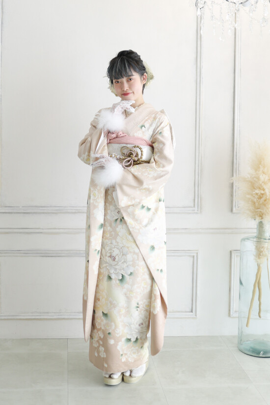 スタジオチャット伊丹宝塚店の振袖 /ピンク色/白色/キュート/花柄