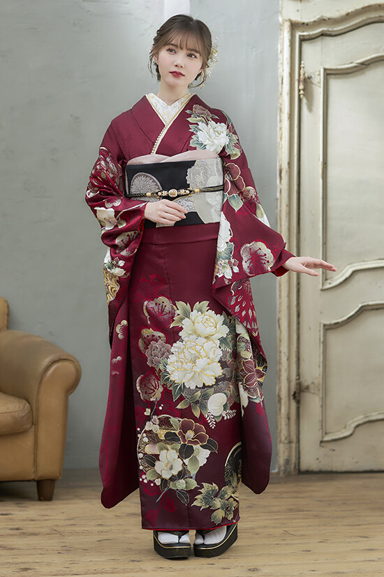 ♦︎モノトーン振袖♦︎銀彩加工♦︎豪華刺繍♦︎牡丹菊紋♦︎成人式♦︎フルセット♦︎フルオーダー ♦︎モノトーン振袖♦︎銀彩加工♦︎豪華刺繍♦︎牡丹菊紋♦︎成人式