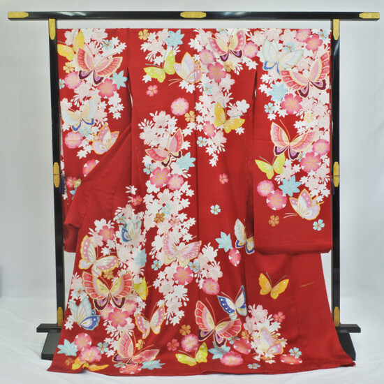 振袖セット 赤 花柄 蝶柄 岩田呉服店 茨木店の振袖 /朱色/白色/クール/蝶柄/ 振袖 | My振袖